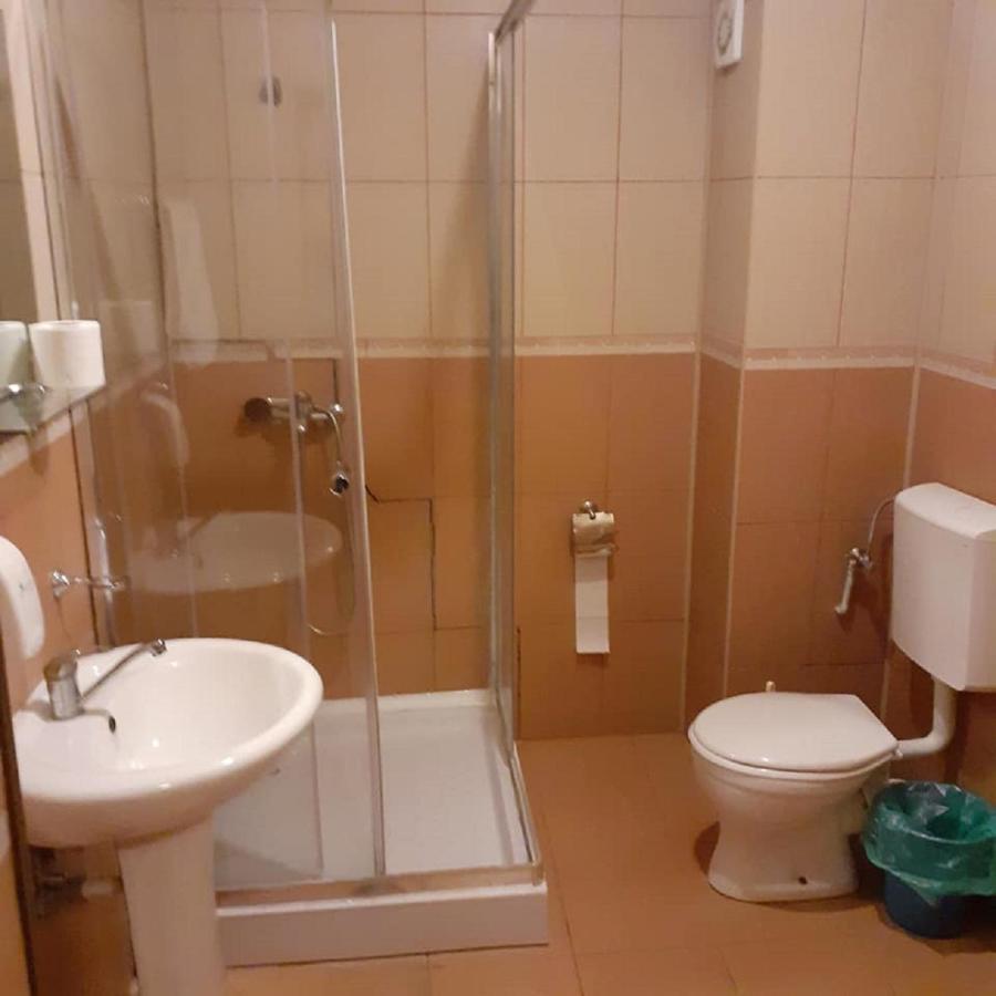 Hotel Lexus - Fost Cosmin Арад Екстериор снимка